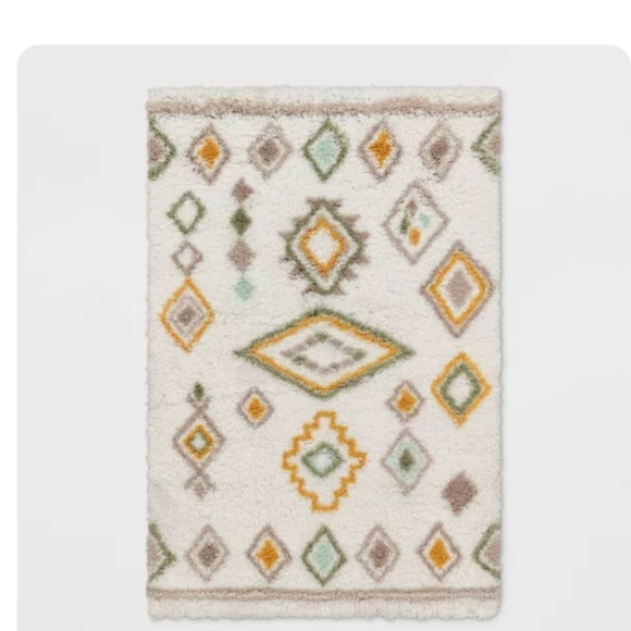 Yuma area Carpet/Rug 48x66 New. Geometric skid resistant - Picture 1 of 5